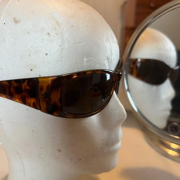 Tortoise Shell Sunglasses - Picture 3 of 4